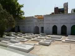 There is also Hijron ka Khanqah which is a burial ground for hijras. The identity of the buried are kept confidential here.